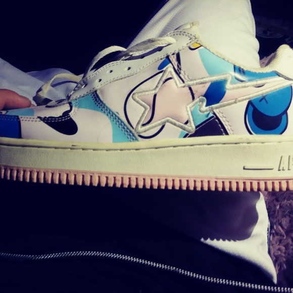 Rare ape whose - Picture 2 of 2